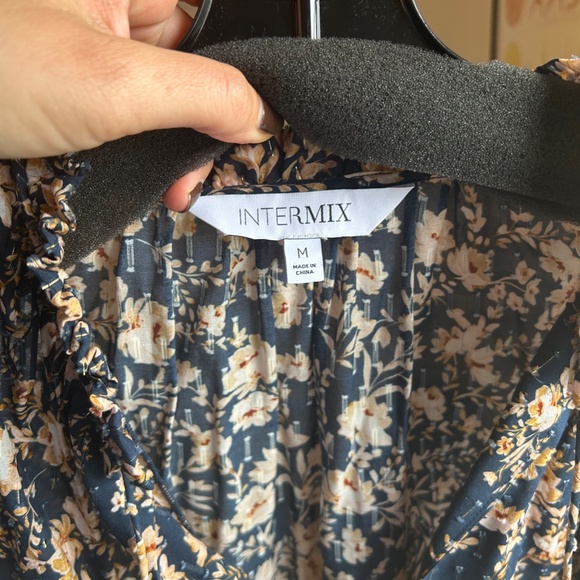 blouse - Picture 5 of 5